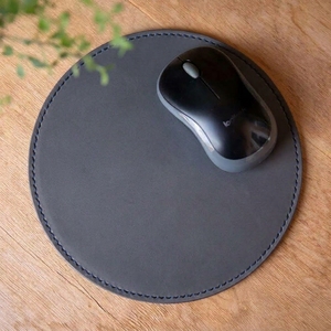 Alfombrilla de Ratón Circular de Cuero Vacuno Azul Marino, Ultra Premium, con Reverso de Gamuza Genuina, Elegante Accesorio de Protección para Escritorio - Product Image 1