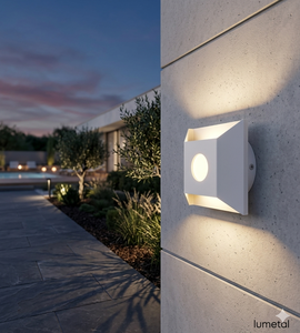 Lampe murale carrée étanche IP65 AC 110-240V LED extérieure en métal 2700K (blanc chaud doux) Ra80+ Lumetal Vietnam avec commande par bouton - Product Image 2