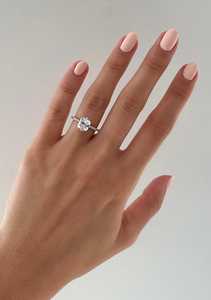 Bague de fiançailles solitaire élégante en or massif 14 carats avec diamant de laboratoire taille coussin, pavé halo, style ancien, pour femme - Product Image 2