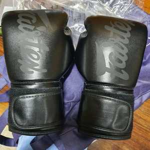 นวมฝึกซ้อมหนังแท้ Fairtex ป้องกันการลื่น ปิดด้วยแถบตีนตุ๊กแก สำหรับคิกบ็อกซิ่ง มวยไทย MMA แบรนด์สั่งทำพิเศษ - Product Image 2