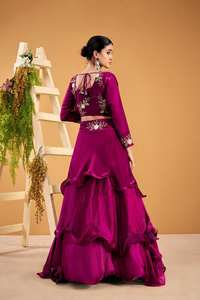 Lehenga Choli de Satén Pesado de Diseño con Bordado, Lentejuelas y Extensión de Peplum - Product Image 5