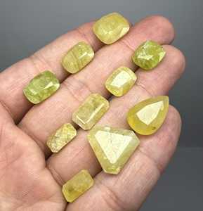 Lote de 10 Piezas de Piedras Preciosas Fluorescentes Raras de Hauyne, Corte Natural Azul de Afganistán, para Joyería - Product Image 5