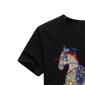 เสื้อยืดโอเวอร์ไซส์ทรงหลวมสำหรับผู้ชาย ผ้าหนา 240 GSM คุณภาพสูง ดีไซน์หรูหรา สตรีทแวร์ ตกแต่งด้วยคริสตัลสั่งทำพิเศษ พร้อมโลโก้แบรนด์ - Product Image 6