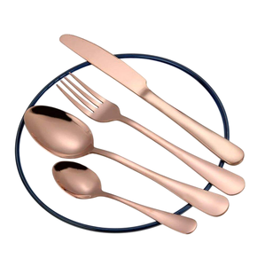 Ensemble de couverts unique avec têtes dorées et manches roses – Vaisselle élégante pour dîner, mariage, cadeaux, présentation de fête, usage quotidien - Product Image 3
