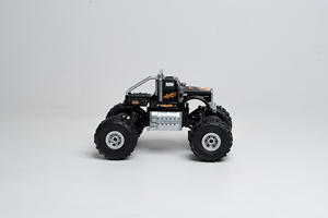 Coche RC de Alta Velocidad Mirana - Monster Truck |   Coche de carreras para niños |   Altavoz Bluetooth integrado para todoterreno |   Recargable por USB Tipo-C - Product Image 2