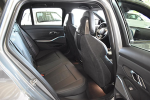 BMW M3 Touring Competition xDrive 2023 d'occasion en excellent état - Product Image 2