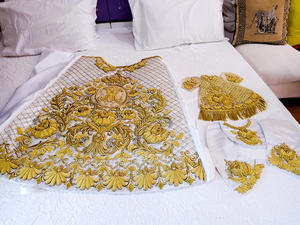 Vestido con Bordado Dorado de Jesús, Traje Religioso Bordado a Mano, Traje Blanco Dorado Personalizado - Product Image 5