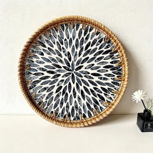 Cesta Decorativa Redonda Hecha a Mano de Ratán con Madreperla para Decoración de Pared de Sala de Estar Estilo Boho Chic - Product Image 5