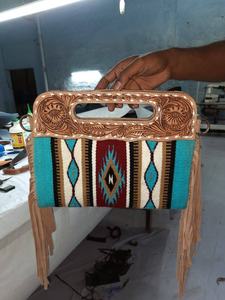 Mayorista Fabricante Navajo Estilo Señoras Bolso de mano de cuero Tooled Crossbody Fringe Lona Moda Sillín Manta Diseño - Product Image 2