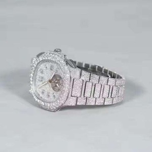 Reloj de diamantes Moissanite VVS Hip Hop diseñado para parejas, estilo a juego y reloj de moda diaria disponible en grandes cantidades. - Product Image 1