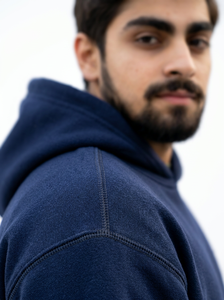 Conjunto Deportivo con Capucha Azul Marino para Hombre, 100% Algodón, Estilo Casual, con Cordón Ajustable y Bolsillos Laterales - Product Image 5