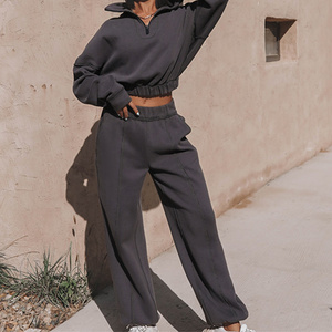 Conjuntos de 2 piezas de chándal de terciopelo bordado personalizado para mujer, sudaderas con capucha y pantalones, ropa de estar por casa, conjuntos de gimnasio para entrenamiento. - Product Image 3