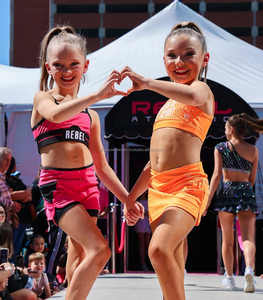 เดรสสำหรับการแสดงของเด็กชุดยูนิฟอร์มเชียร์ลีดเดอร์พิมพ์ลายพลอยเทียม - Product Image 3