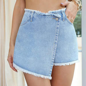 Novedad de Verano: Elegantes Shorts Vaqueros de Mujer de Corte A con Botones, Estilo Casual Urbano, Lavado Claro y Logotipo en la Cintura - Product Image 1