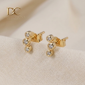 Boucles d'oreilles en or massif 14 carats avec diamant de laboratoire certifié IGI, taille brillant rond, pour femme, fabrication sur mesure, vente en gros - Product Image 2