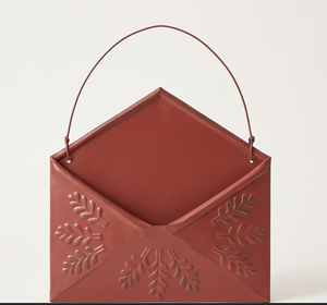 Boîte aux lettres élégante rouge galvanisée avec motif feuille décoratif, accès frontal, sans serrure, revêtement poudré, design autoportant - Product Image 5