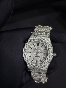 นาฬิกาข้อมือผู้ชายแฟชั่นหรูหรา สแตนเลสสตีล ประดับเพชร หน้าปัดแซฟไฟร์คริสตัล ระบบอัตโนมัติ ขนาด 42 มม. เครื่องกลไก - Product Image 4