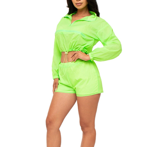 Ensemble veste coupe-vent et short multicolores pour femme, manches longues, en polyester tricoté, logo personnalisé, col rabattu, coupe ample, décontracté - Product Image 1