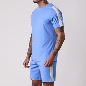 เสื้อยืดเปล่าสีพื้นเนื้อหนัก 200 กรัม ผลิตจากโพลีเอสเตอร์/คอตตอน สำหรับขายส่ง พร้อมบริการสกรีนโลโก้ดิจิตอลด้านหน้า - Product Image 1