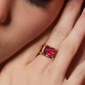 แหวนพลอยสีเขียวมรกต น้ำเงิน แดง แบบเจียระไนพิเศษ แหวนทองคำแท้ 14K 18K ดีไซน์หรูหรา ประดับเพชรแบบหนามเตย ตัวเรือนแบบแยกชิ้นสองวง - Product Image 2