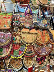 Bolsos Banjara Hechos a Mano en India, de Moda y Alta Venta, con Bordado y Espejos, Bolsos de Hombro Estilo Boho, Bolsos de Playa, Ideales para Fiestas y Eventos - Product Image 2