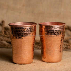 Verre en cuivre martelé de qualité supérieure pour les ménages modernes conservant pureté et style avec des avantages ayurvédiques traditionnels - Product Image 2