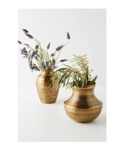 Vase à fleurs en métal de luxe moderne, conçu pour une décoration sophistiquée, avec une forme épurée et une finition de haute qualité - Product Image 3