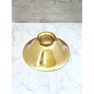 Le bol de service en laiton transforme votre table en une expérience culinaire royale. La beauté du laiton repose dans sa riche chaleur dorée. - Product Image 2