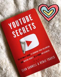 Secretos de YouTube de Sean Cannell, Libro en Formato Paperback en Inglés, Guía Completa para el Crecimiento de YouTube, Suscriptores y Marketing de Vídeos - Product Image 1