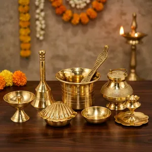 Ensemble traditionnel de thali en laiton pour la puja avec porte-diya, porte-encens, boîte à kumkum, bols et accessoires décoratifs pour mandir - Product Image 5
