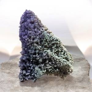 Spécimen d'agate naturelle, grappe de cristaux violets étincelants – Pierre de guérison, objet de collection artistique - Product Image 4