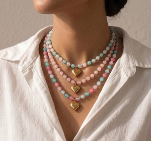 Collier de perles multi-pierres naturelles avec pendentif cœur plaqué or 18 carats, délicat collier ras-du-cou en pierres précieuses arc-en-ciel, bijoux en gros pour femmes - Product Image 1