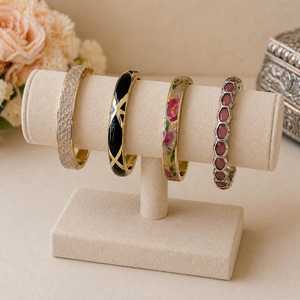 Pulseras de Resina de Alta Calidad con Diseño de Ángel, Altamente Pulimentadas, Estilo Colorido para Chicas, Hechas a Mano en India - Product Image 1