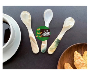Cuchara de Concha Marina de Alta Gama para Servicio Profesional de Caviar en Restaurantes de Lujo - Product Image 3