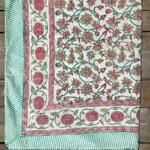 Sarong en coton imprimé floral rose et vert, léger, parfait pour la plage, pour femmes, toutes saisons - Product Image 1