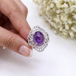 Bague en argent sterling 925 massif avec cabochon ovale naturel en améthyste et pavé de diamants, motif filigrane, collection Memoria Jewels - Product Image 4