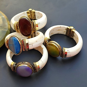 กำไลข้อมือกระดูกดีไซน์เฉพาะ งานฝีมือธรรมชาติ โดย Perfect Enterprises - Product Image 4