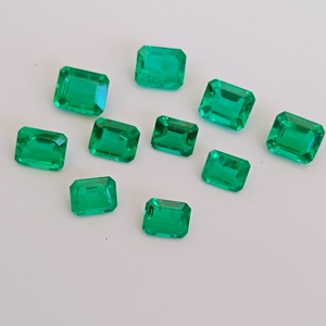พลอยมรกตสีเขียวทรงแปดเหลี่ยม งานแฮนด์เมดสำหรับทำเครื่องประดับ จี้ สร้อยคอ - Product Image 1