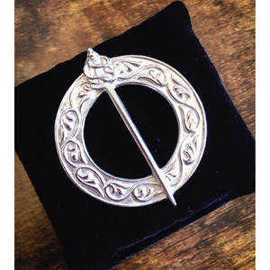 Broche para chal con diseño de caligrafía, cierre trasero tipo broche Highland, accesorios tradicionales para kilt escocés - Product Image 2