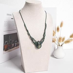 Collier en macramé vert fait main, design papillon, pendentif perle, chaîne en cuivre réglable, bijoux bohèmes en pierres précieuses, vente en gros - Product Image 2