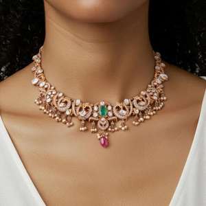 Conjunto de collar y aretes de esmeralda diseñado en plata de ley Gajaah 925, joyería nupcial y festiva de plata pura. - Product Image 1