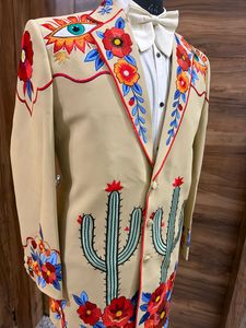 Traje Occidental Crema para Hombre con Bordado Floral y Diseño de Cactus – Conjunto de Blazer y Pantalón Estilo Vaquero para Boda - Product Image 2