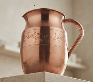 Carafe en métal finition cuivre personnalisée pour vin, eau, fêtes – Design durable, faite à la main, décoration maison et cuisine - Product Image 2