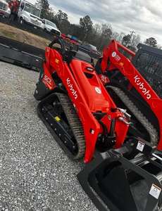 Mini-chargeuse Kubota d'occasion, chargeuse frontale compacte, haute efficacité opérationnelle, prix bas, moteur en bon état - Product Image 1