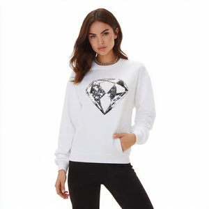 เสื้อสเวตเชิ้ตผู้หญิง แขนยาว คอวี ประดับคริสตัลเต็มตัว รุ่น Winter Street แบบสั่งทำพิเศษ - Product Image 3