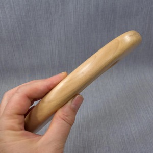 Masseur facial Gua Sha en bois rustique écologique avec artisanat en bois d'acacia massif pour la relaxation musculaire - Cadeau du Nouvel An - Product Image 4