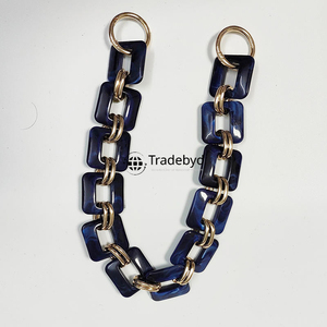 Premium Resin Chain Necklace Offset Handmade Lightweight Waterproof Trendy Statement Jewelry for Women Stylish Fashion - Product Image 4