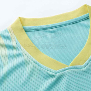 Conjunto de Uniforme de Fútbol Profesional para Hombre, Jersey y Pantalones Cortos de Alto Rendimiento, Material Ligero para Partidos de Liga y Entrenamiento - Product Image 3