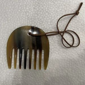 Peine brillante hecho a mano, herramienta de estilismo hermosa personalizada del fabricante de Vietnam para uso en salón y barbería - Product Image 1