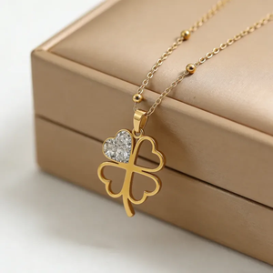 Collar con colgante en forma de corazón para mujer en acero inoxidable 304 con revestimiento chapado en oro de 18 quilates e incrustaciones de vidrio. - Product Image 5